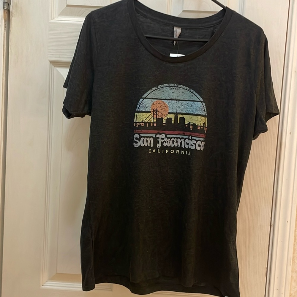 Women’s xl T-shirt gray runs small